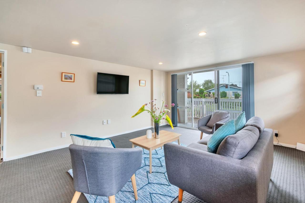 Sunny Side Getaway With Parking And Aircon Villa Auckland Exterior photo