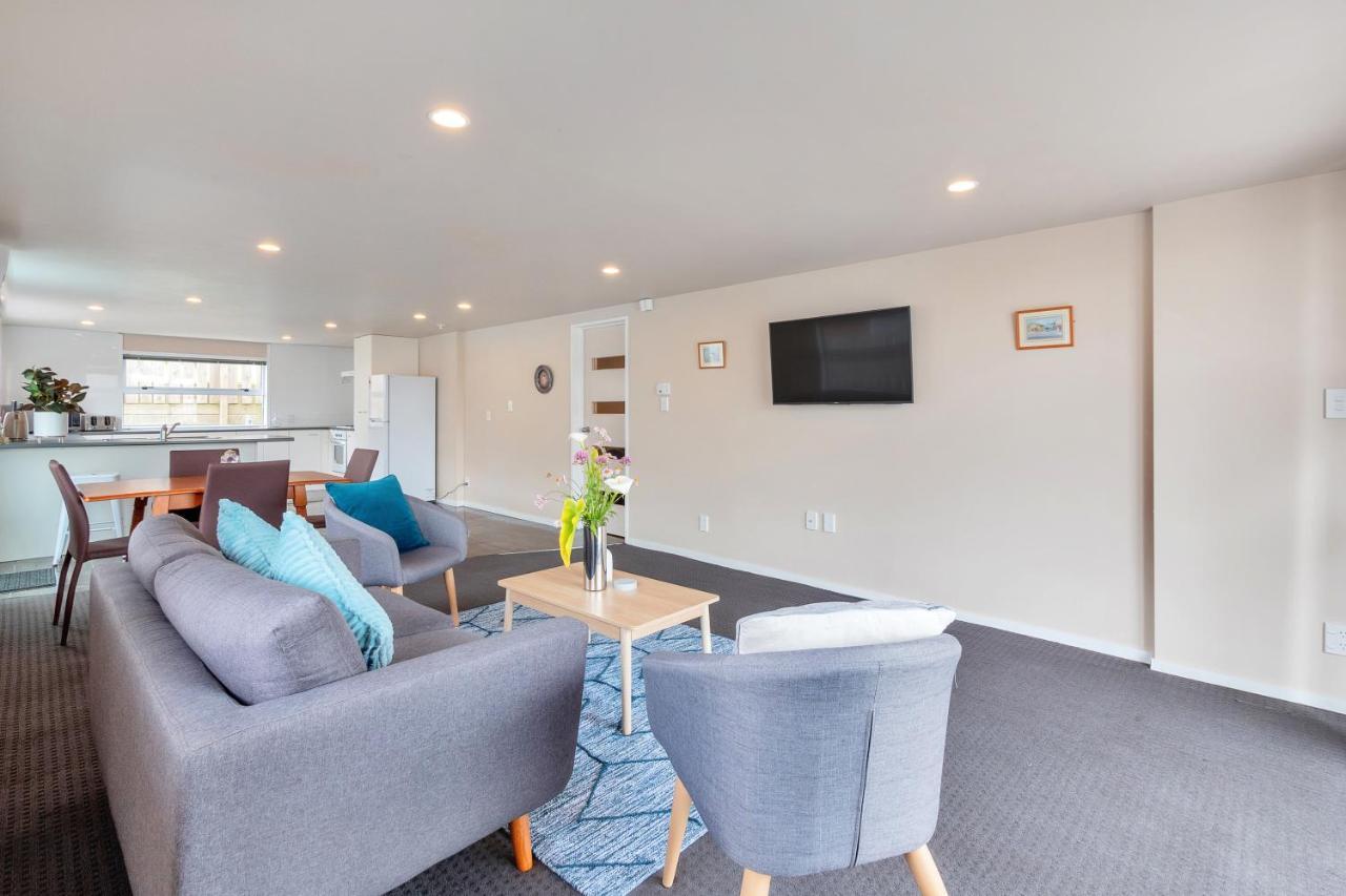 Sunny Side Getaway With Parking And Aircon Villa Auckland Exterior photo