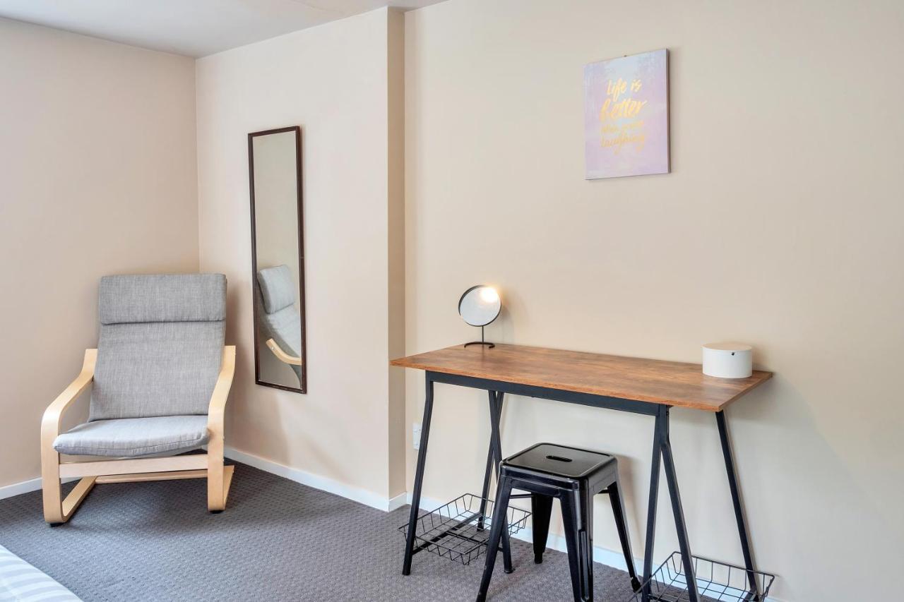 Sunny Side Getaway With Parking And Aircon Villa Auckland Exterior photo